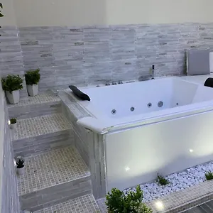 https://napoli-home.hotels-amalfi.com